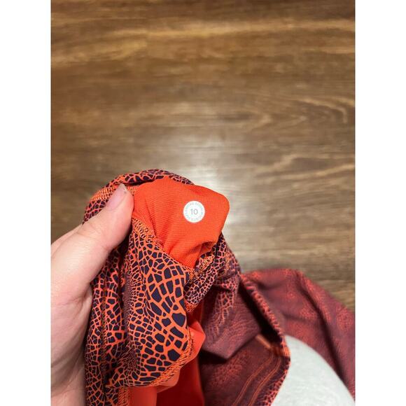 Women's Lululemon Orange and Blue Pattern Ivigorate 25 in inseam - Picture 7 of 7